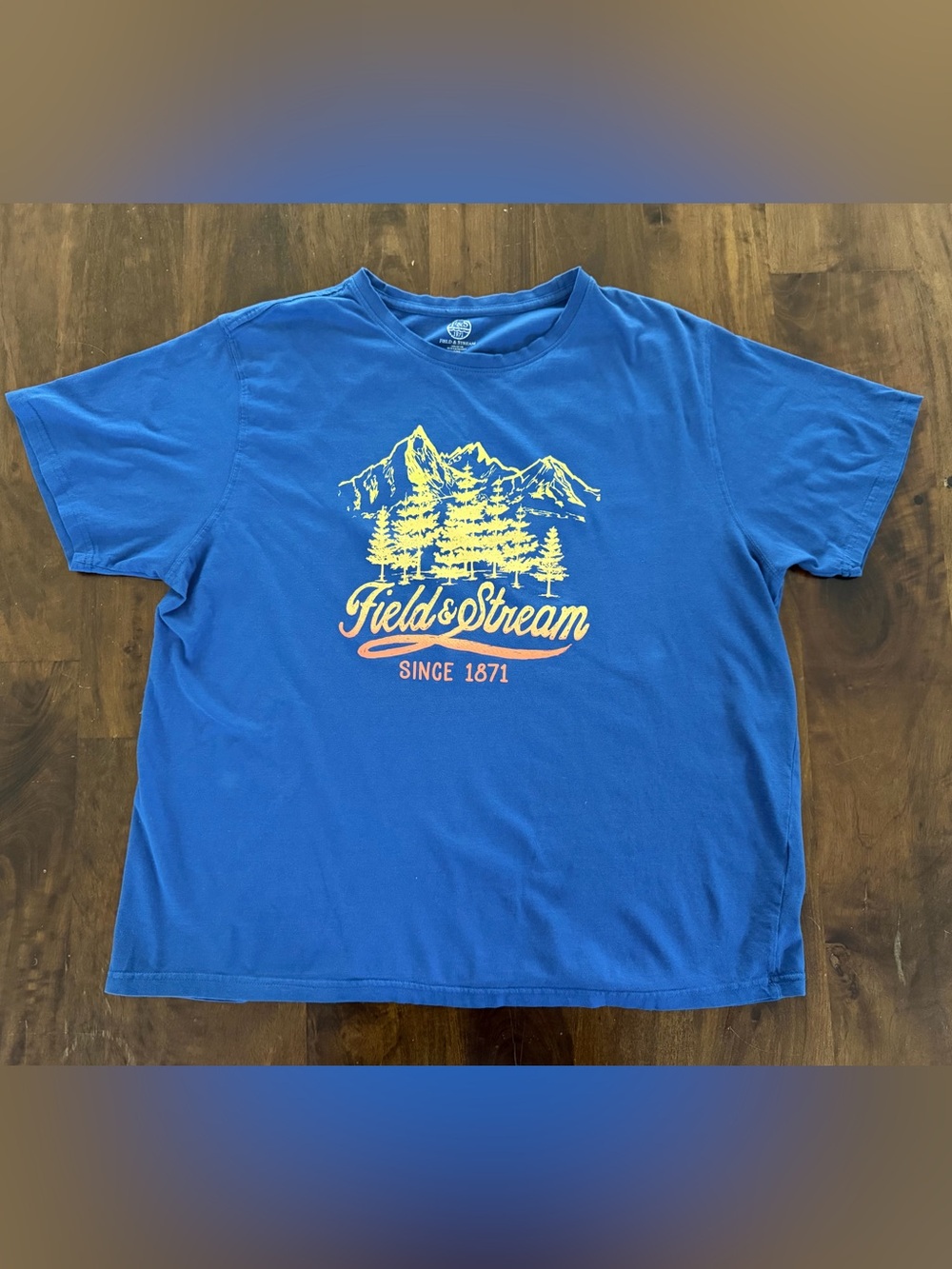 FIELD & STREAM Vintage Royal Blue Mountain Graphic Tee • Size XL